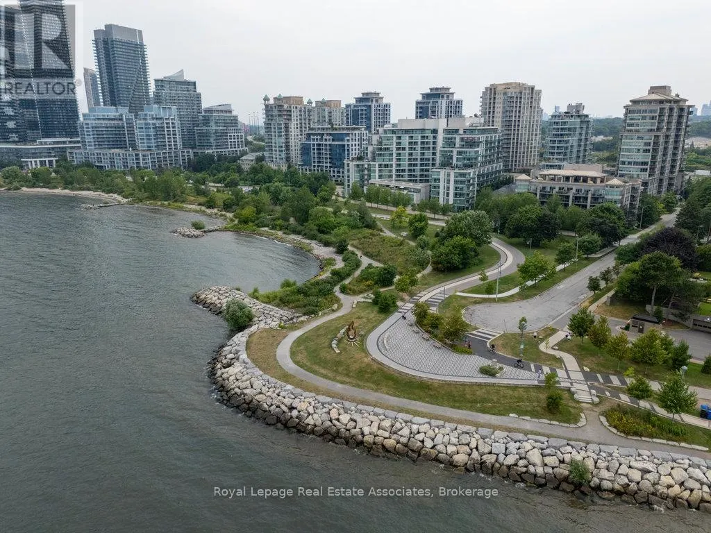 1514 - 2083 LAKESHORE BOULEVARD W