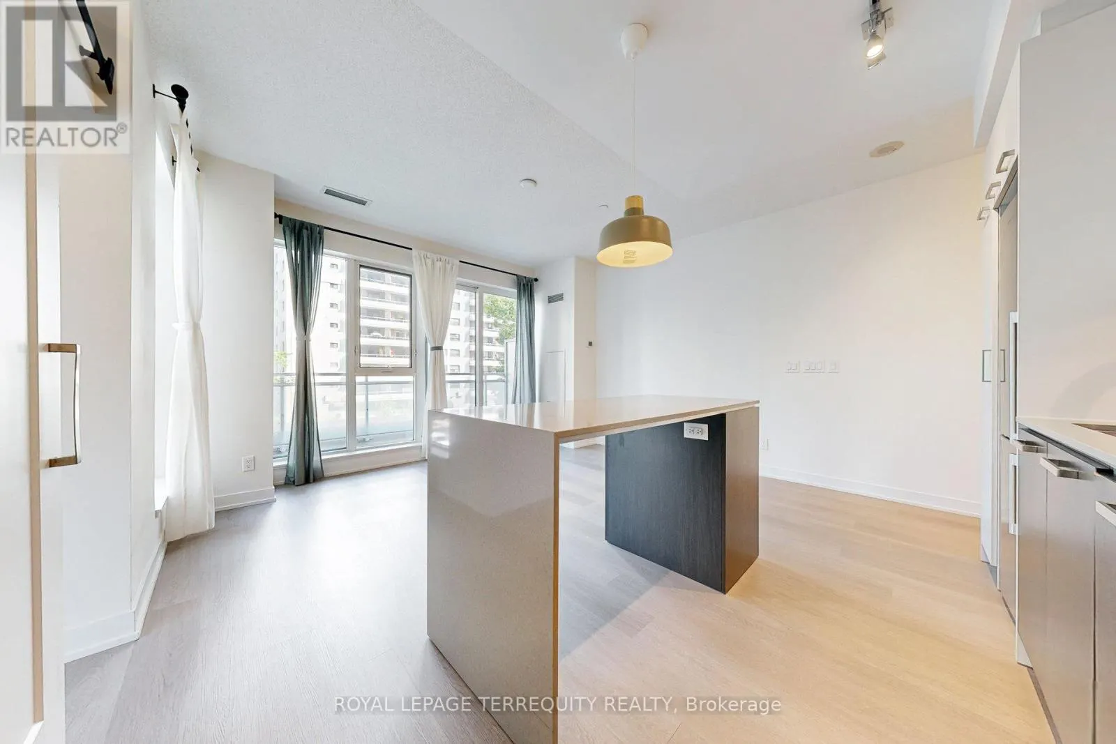 329 - 1830 BLOOR STREET W