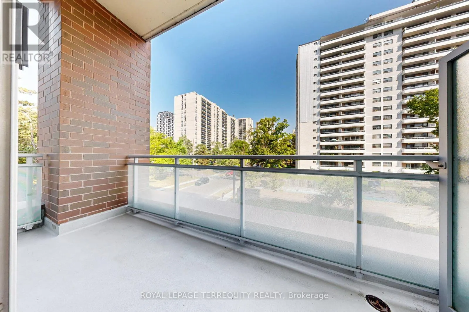 329 - 1830 BLOOR STREET W