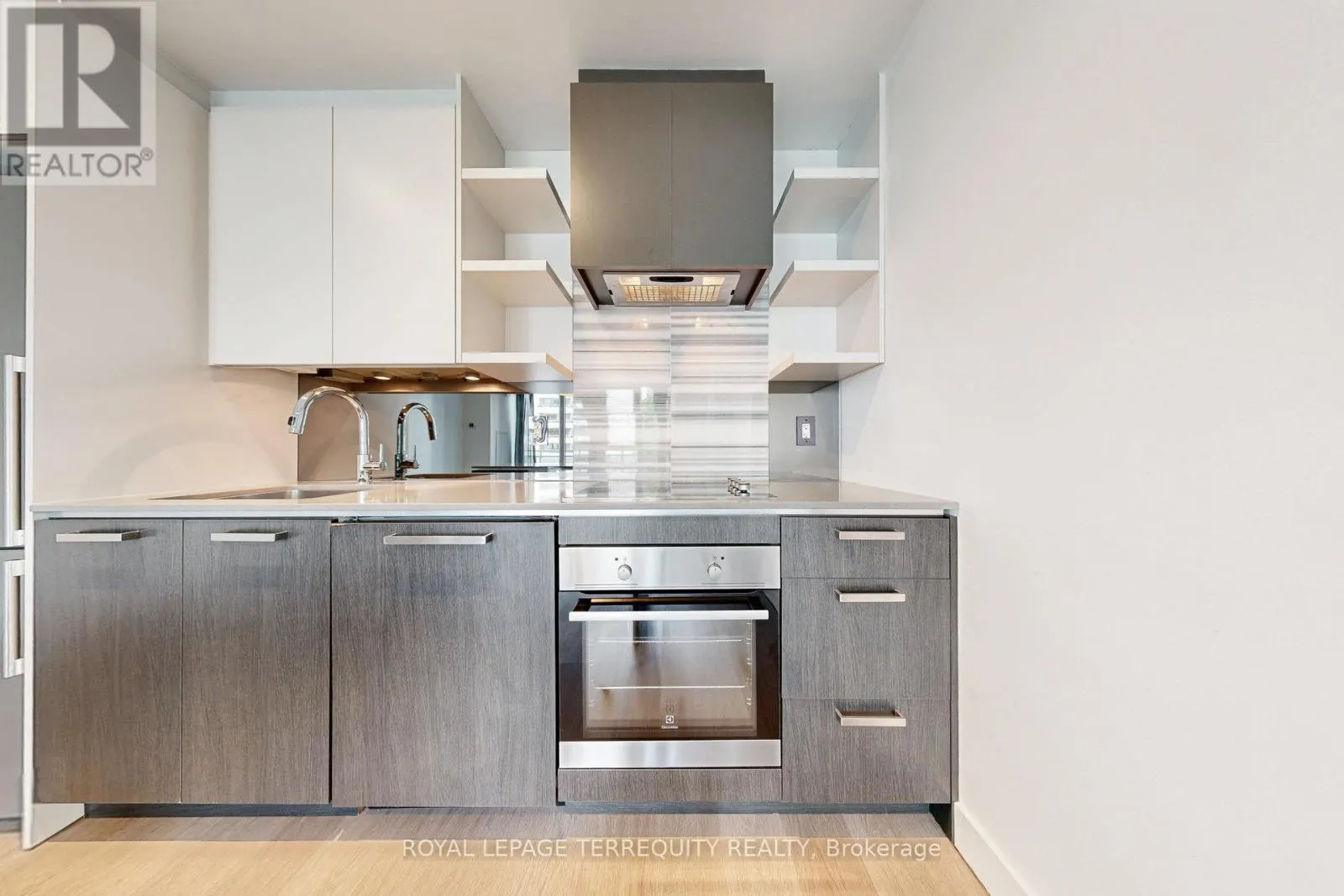 329 - 1830 BLOOR STREET W