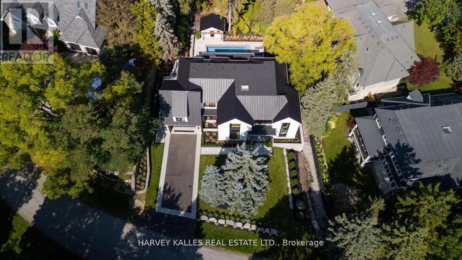233 LAKEWOOD DRIVE