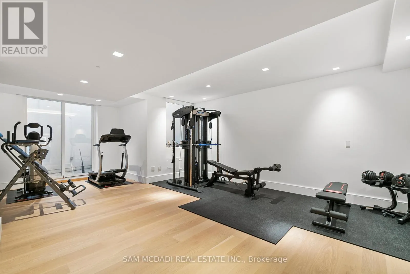 2488 LAKESHORE ROAD E