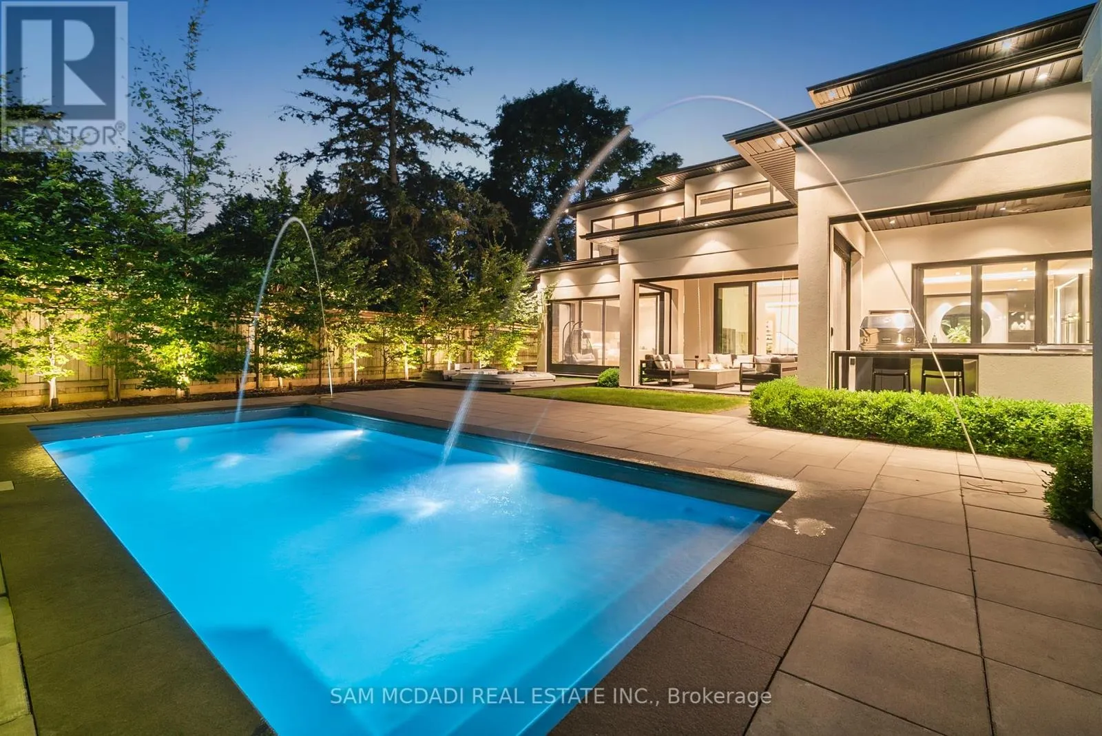 2488 LAKESHORE ROAD E