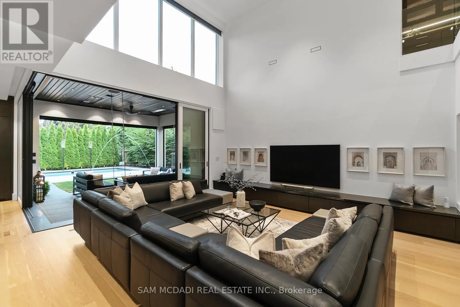 2488 LAKESHORE ROAD E