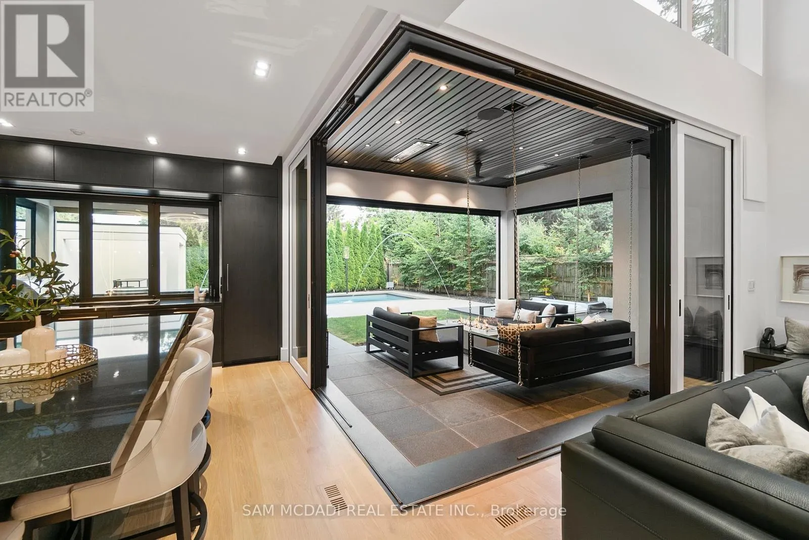 2488 LAKESHORE ROAD E