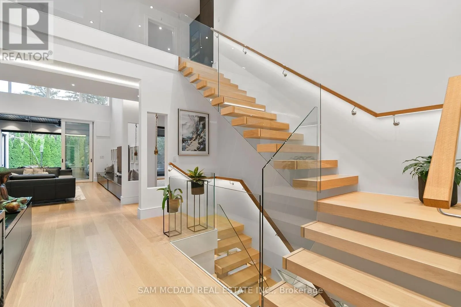 2488 LAKESHORE ROAD E