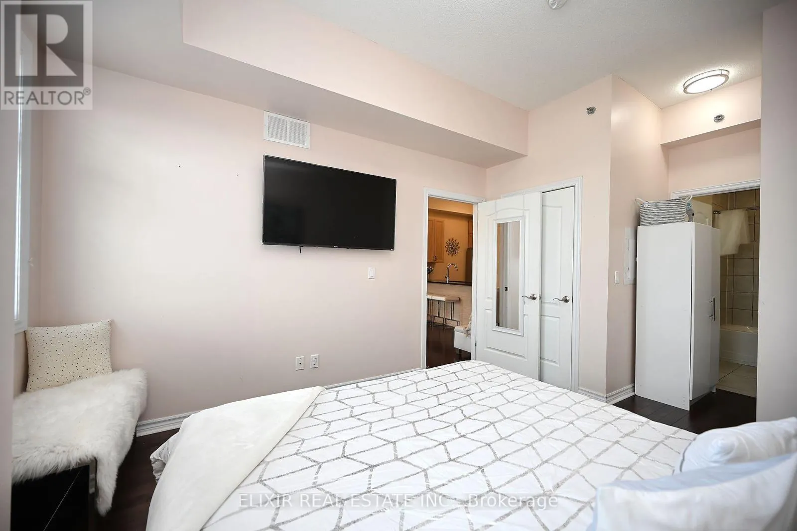 410 - 1360 COSTIGAN ROAD