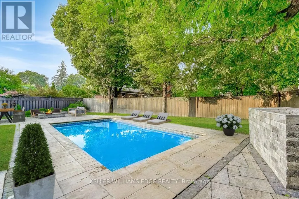489 WILLIS DRIVE