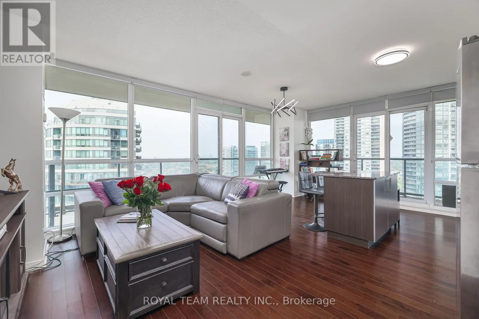 2504 - 2230 LAKE SHORE BOULEVARD W