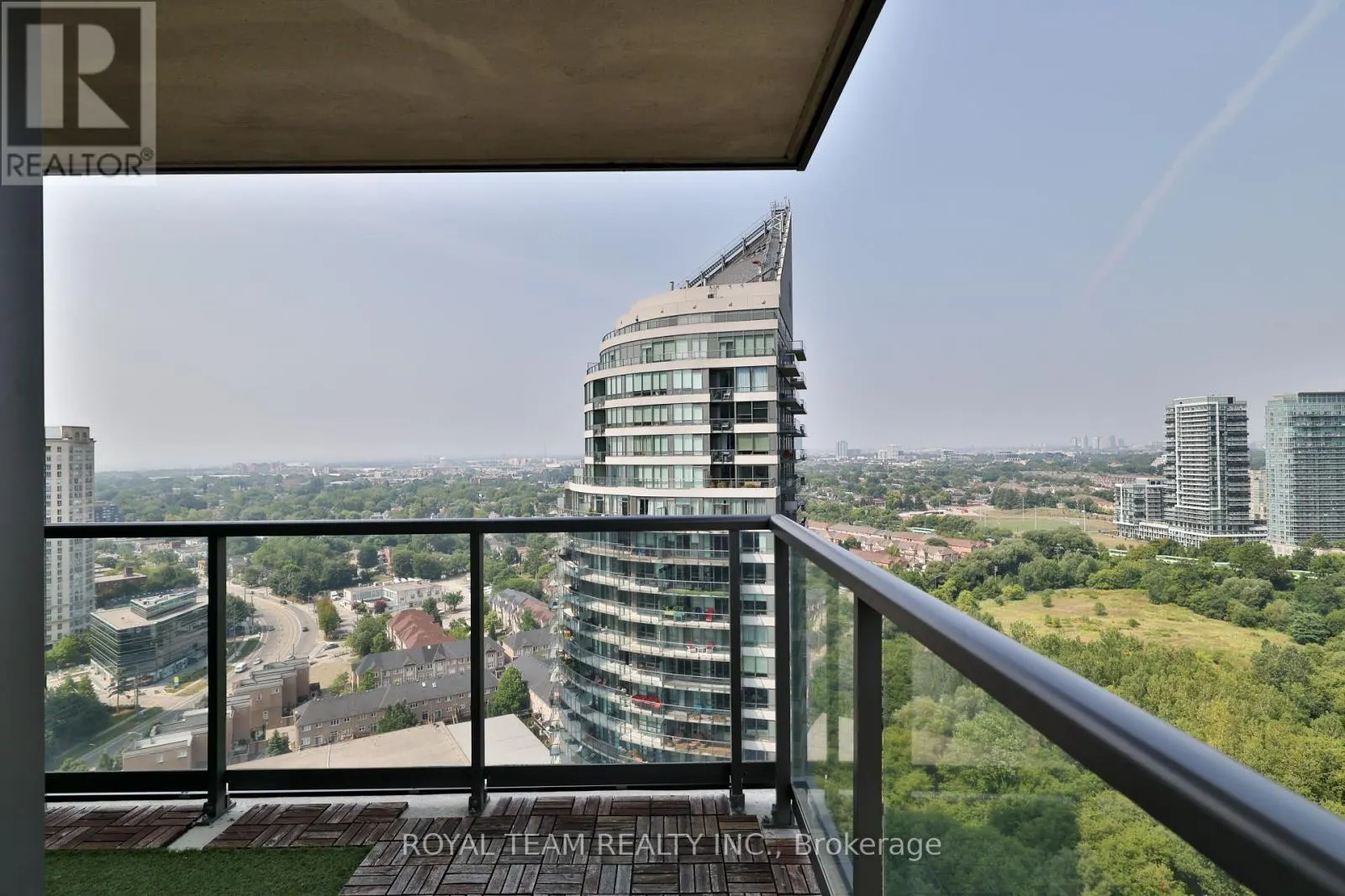 2504 - 2230 LAKE SHORE BOULEVARD W