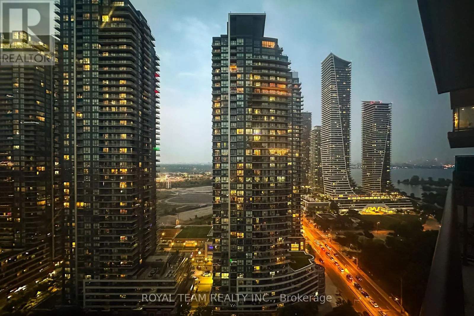 2504 - 2230 LAKE SHORE BOULEVARD W