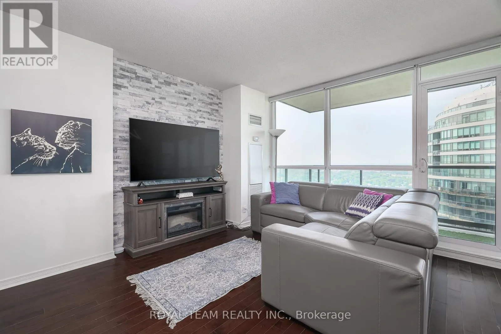 2504 - 2230 LAKE SHORE BOULEVARD W