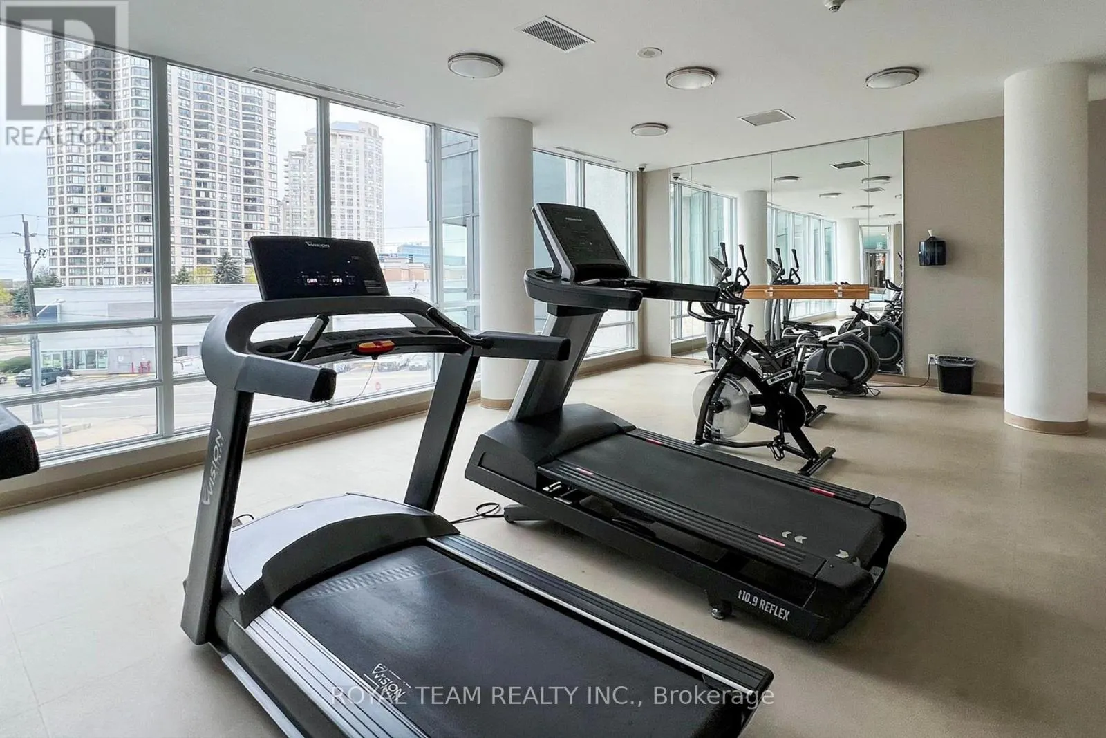 2504 - 2230 LAKE SHORE BOULEVARD W