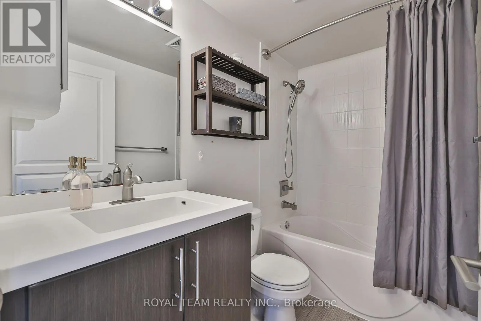 2504 - 2230 LAKE SHORE BOULEVARD W