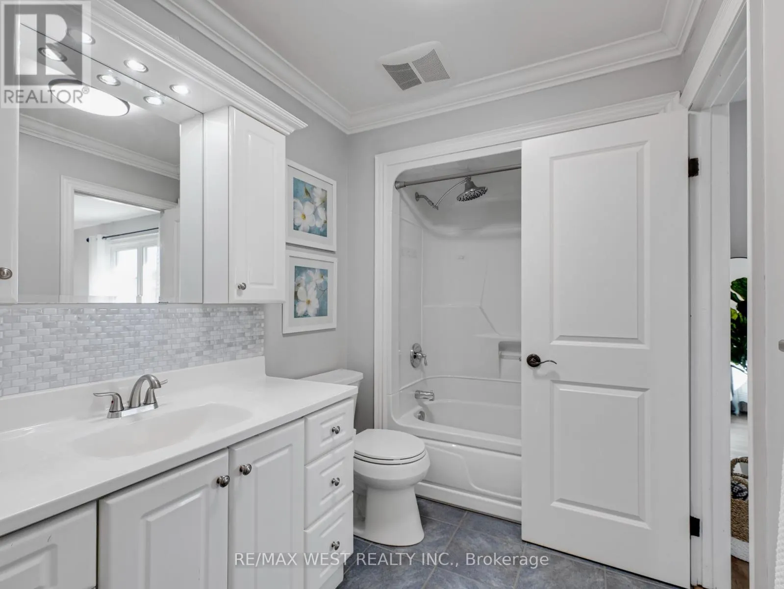 149 ELLWOOD DRIVE W