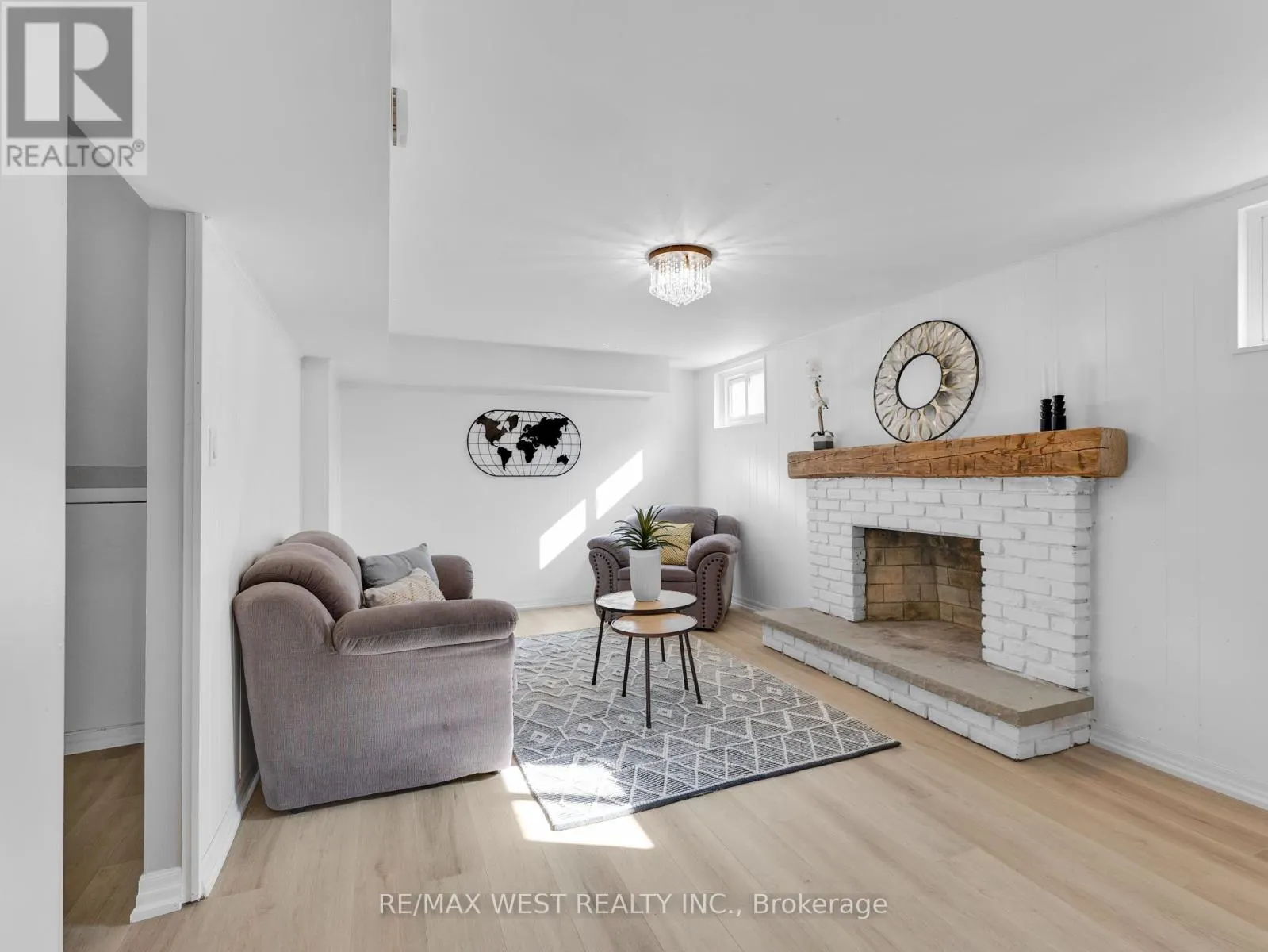 149 ELLWOOD DRIVE W