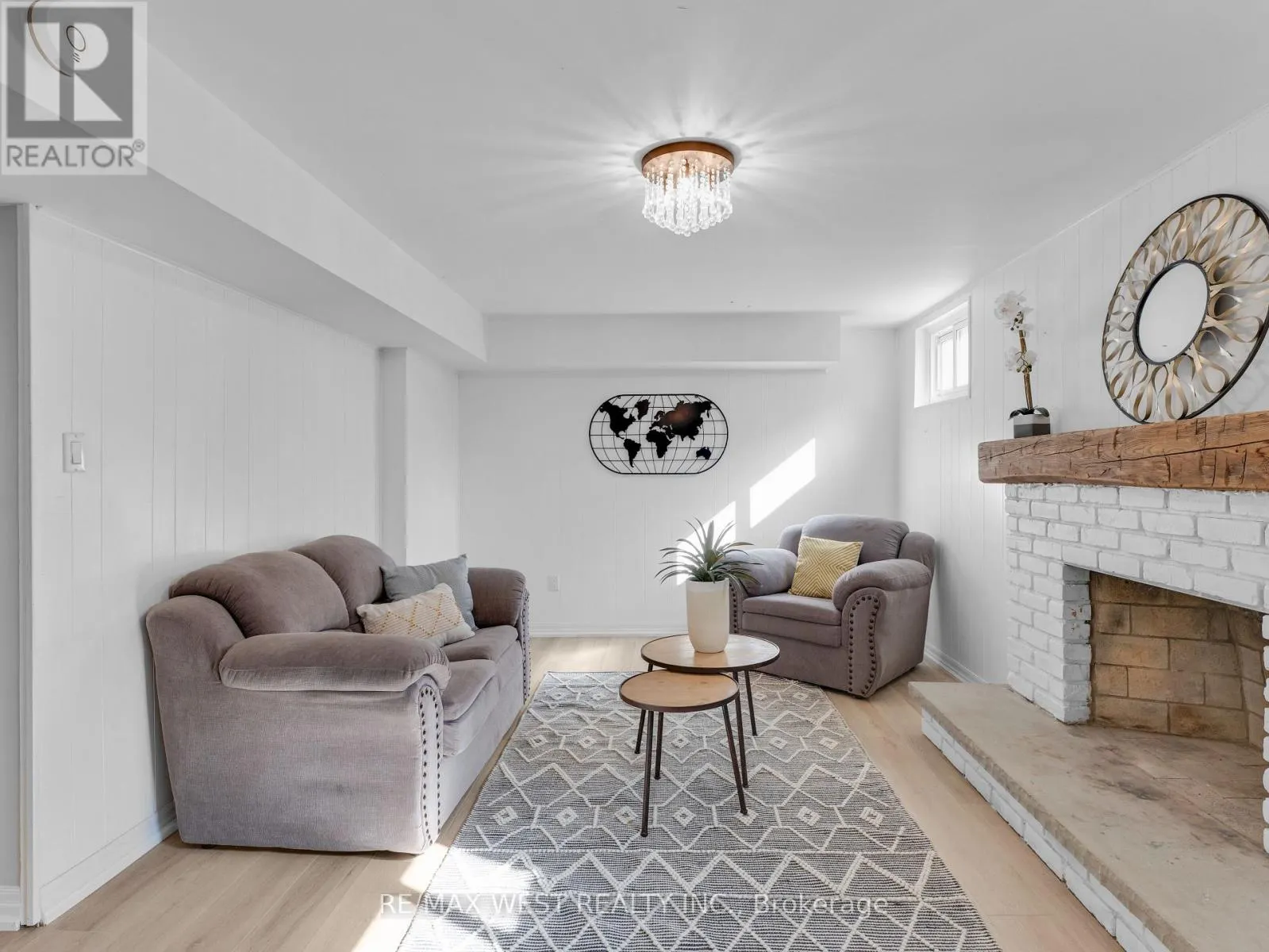 149 ELLWOOD DRIVE W