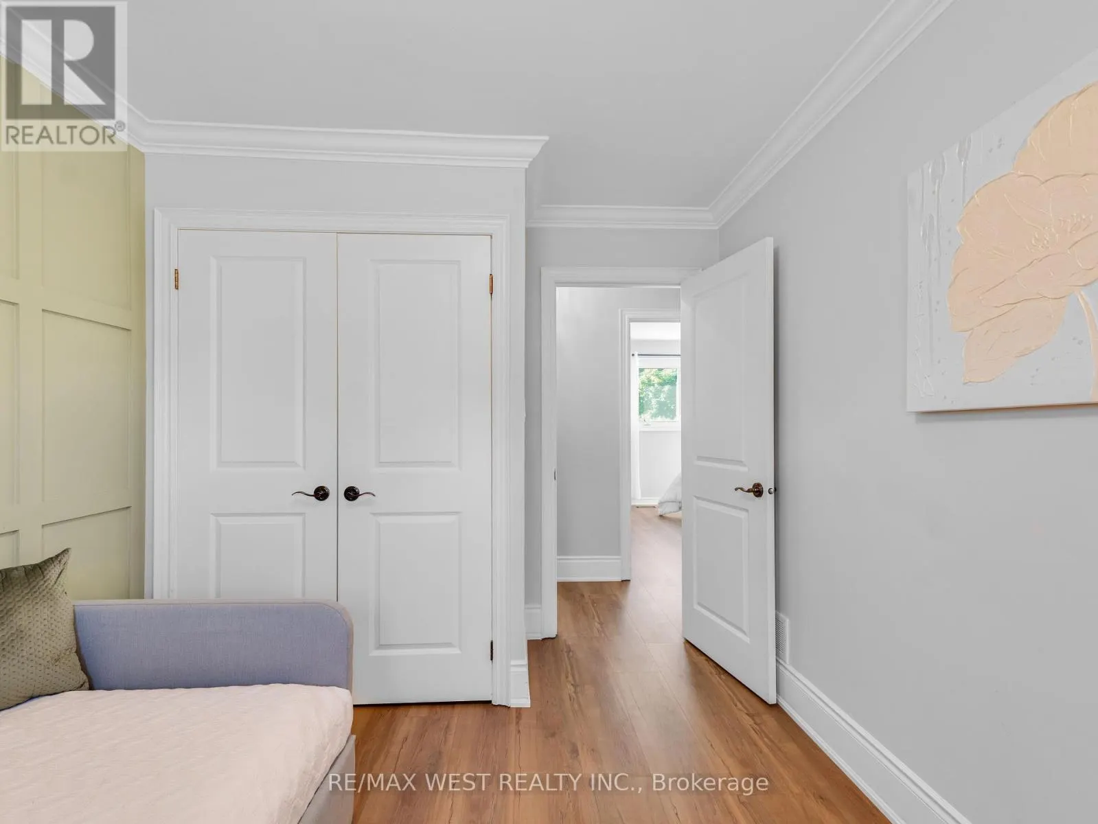 149 ELLWOOD DRIVE W