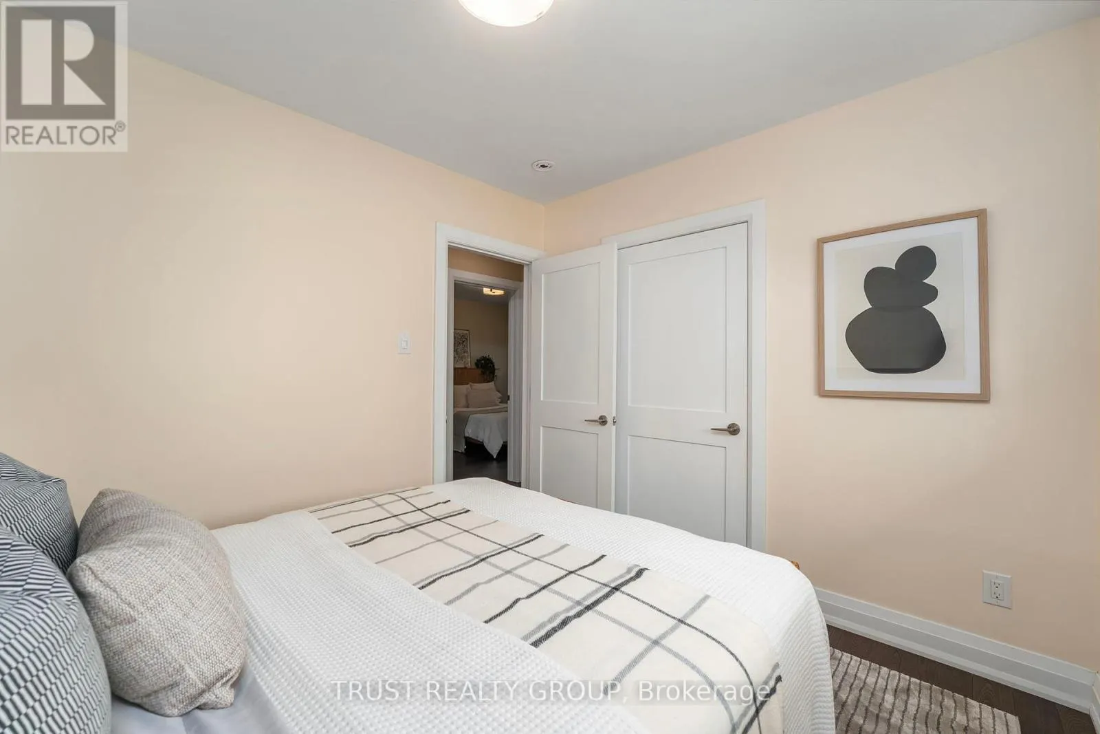 18 DEANECREST ROAD