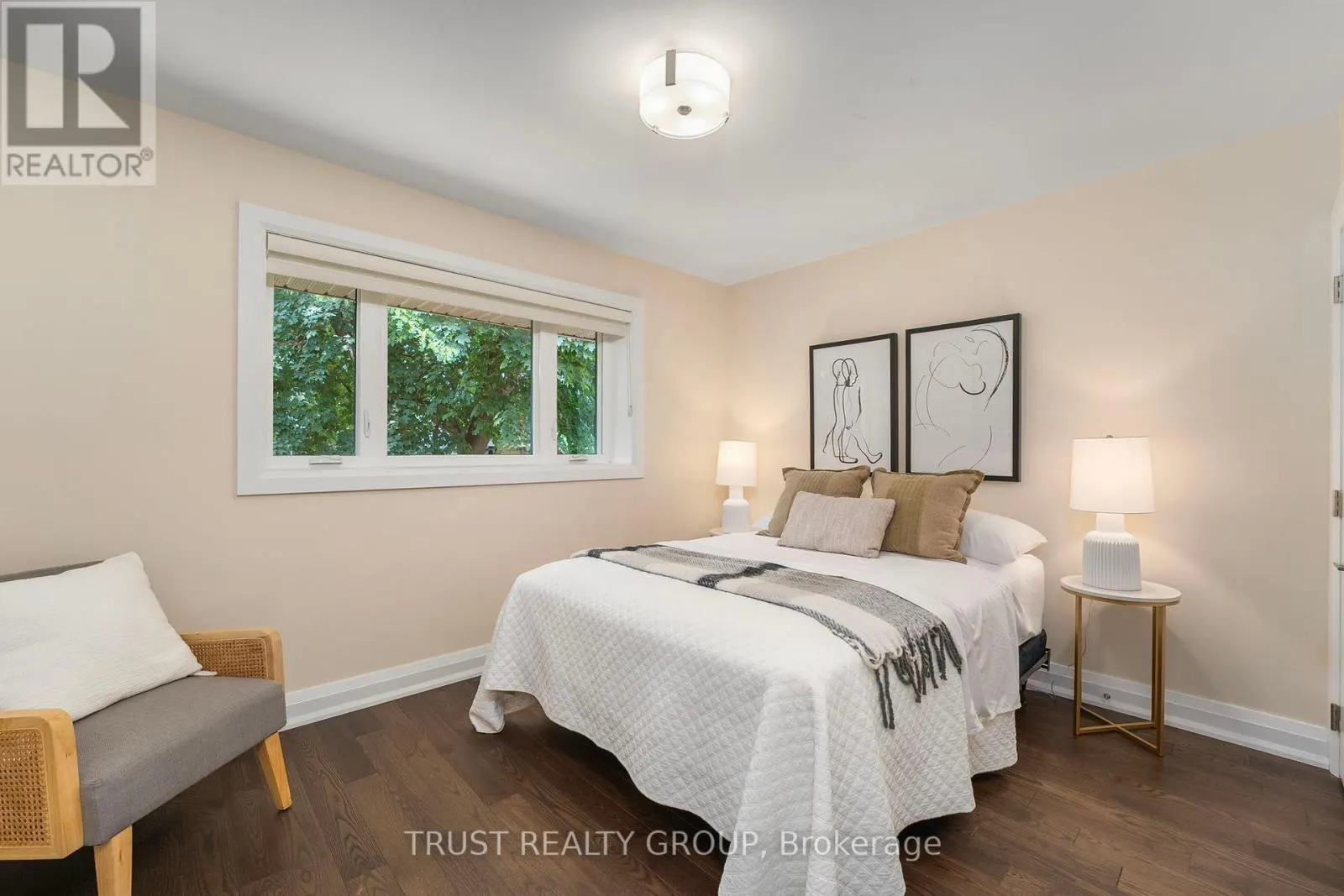 18 DEANECREST ROAD