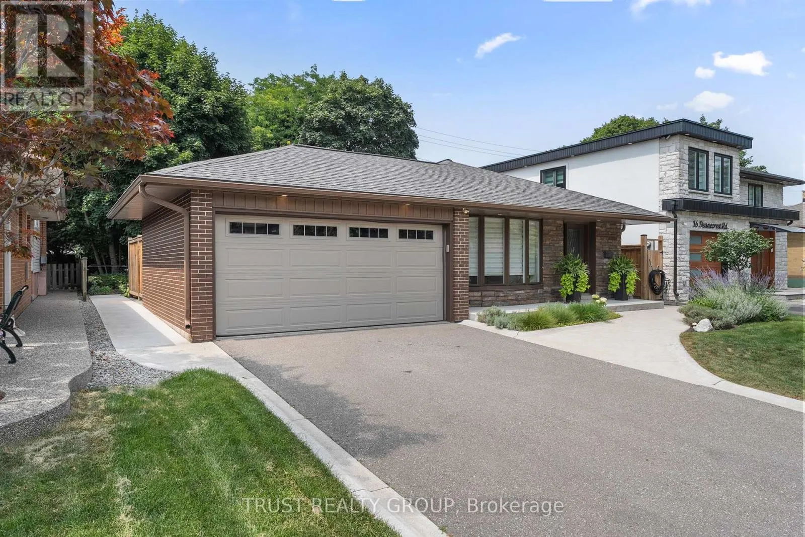 18 DEANECREST ROAD