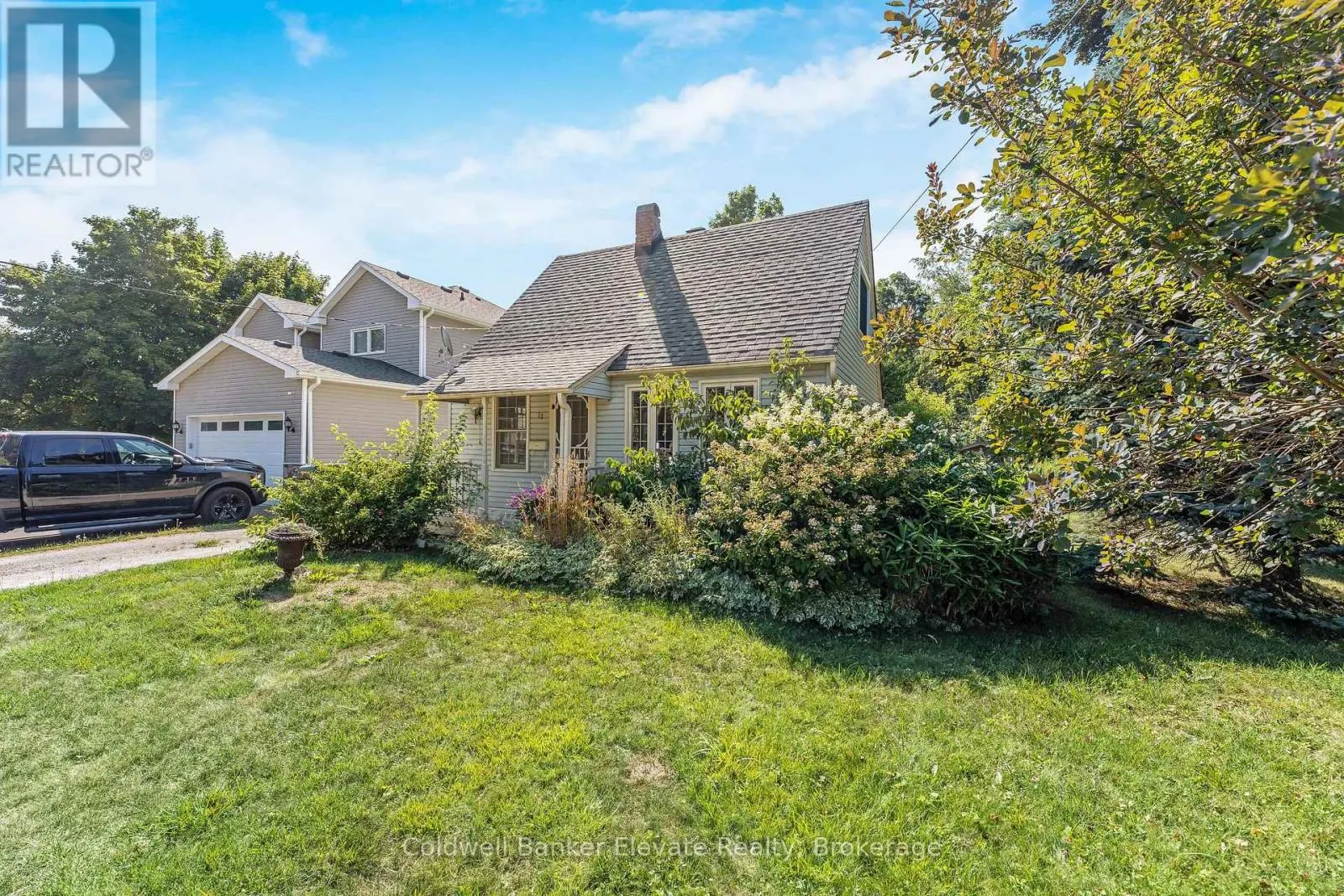 12 CHURCHILL CRESCENT