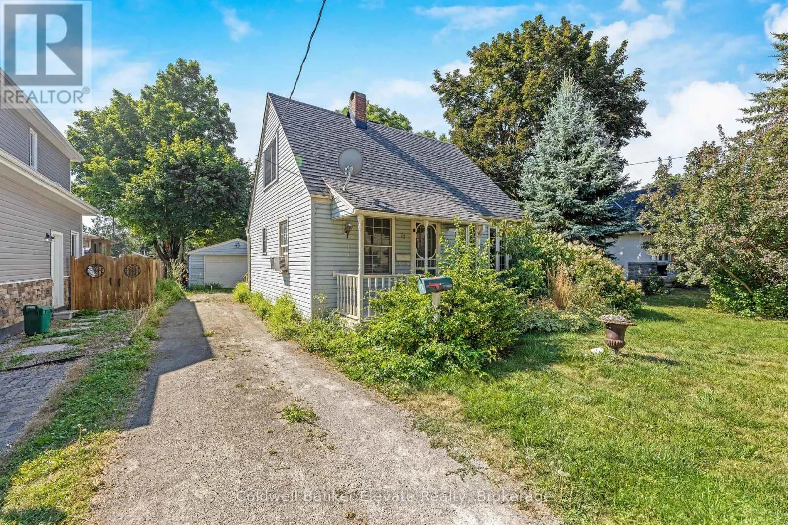 12 CHURCHILL CRESCENT