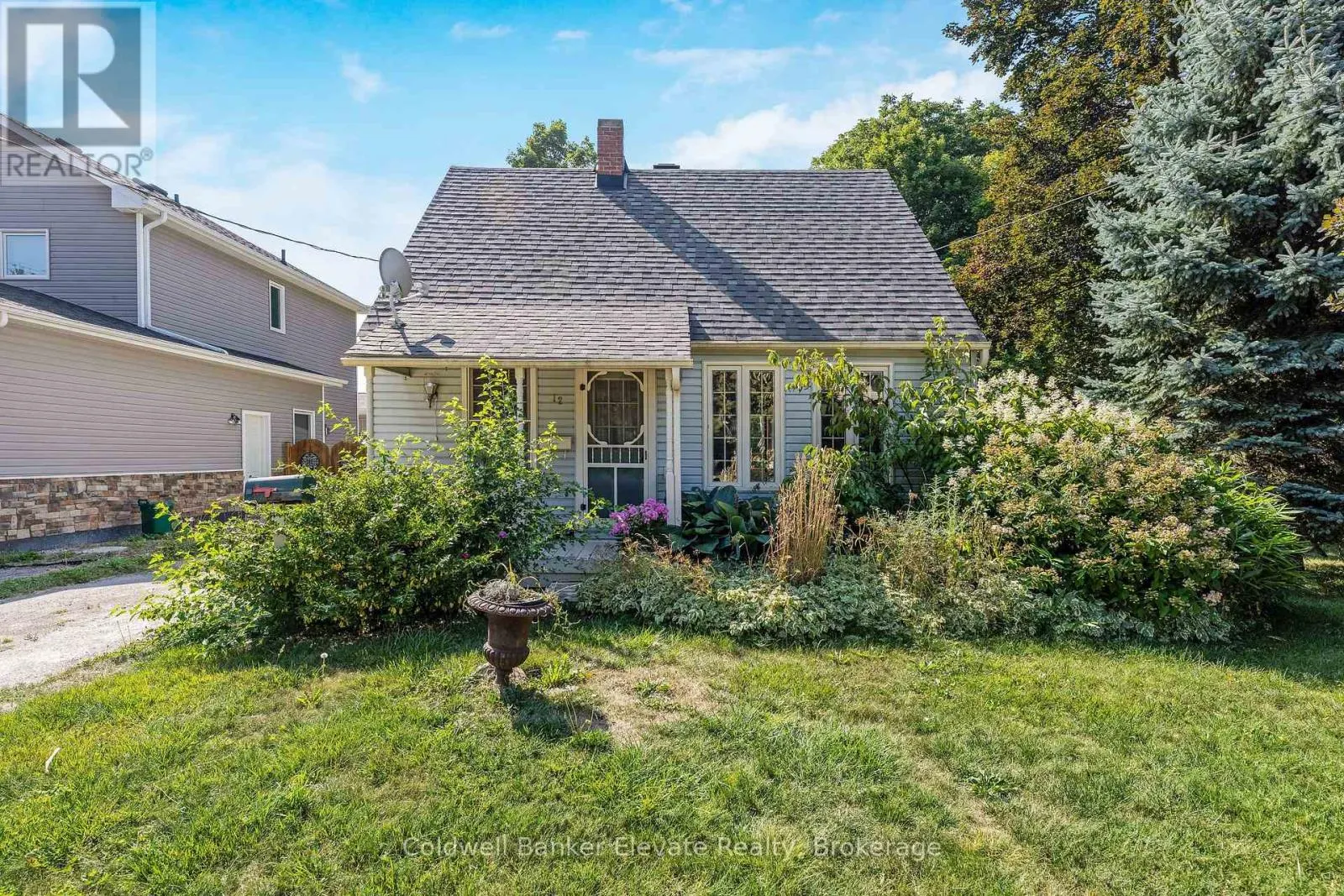 12 CHURCHILL CRESCENT
