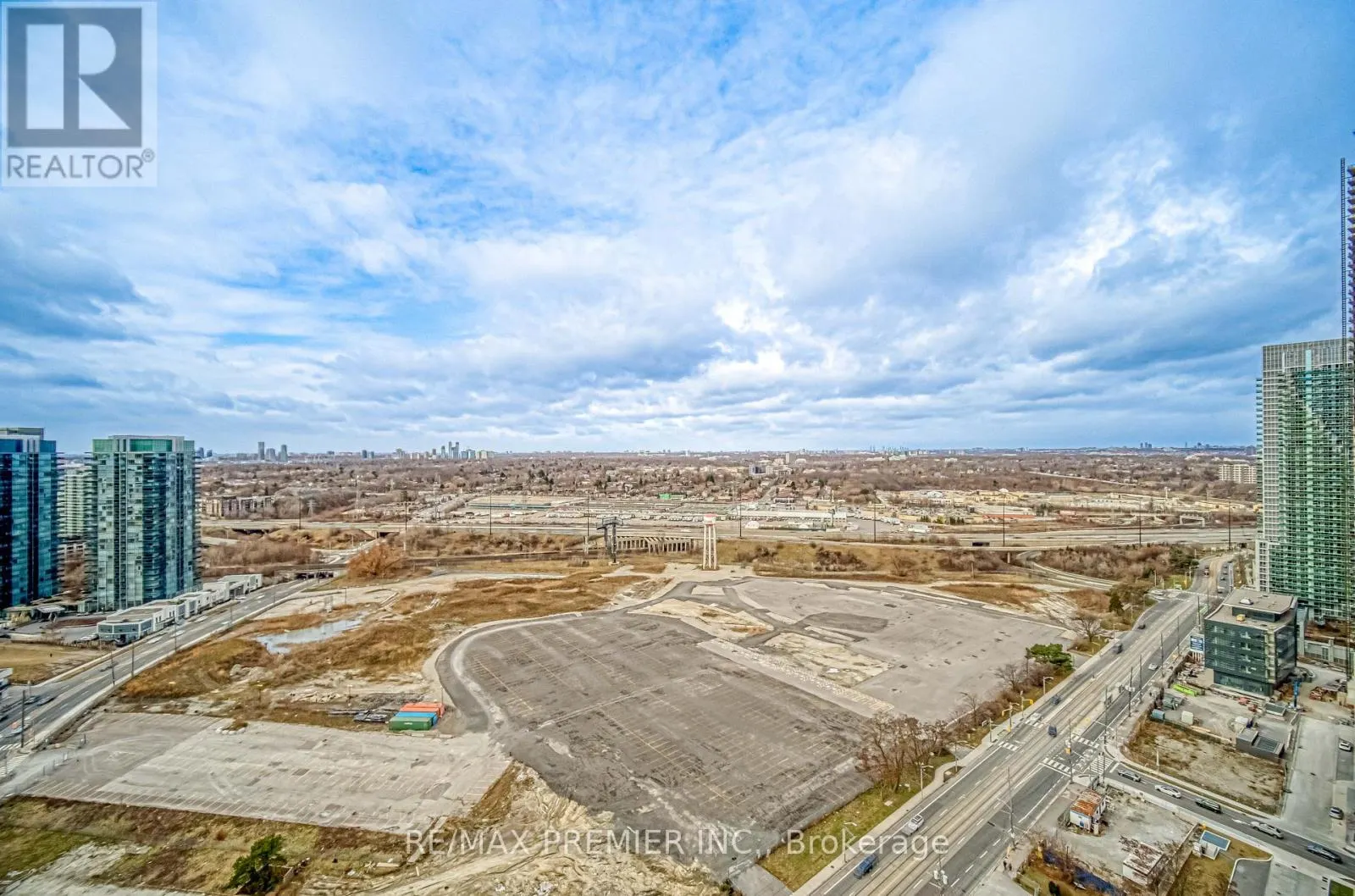 2712 - 30 SHORE BREEZE DRIVE