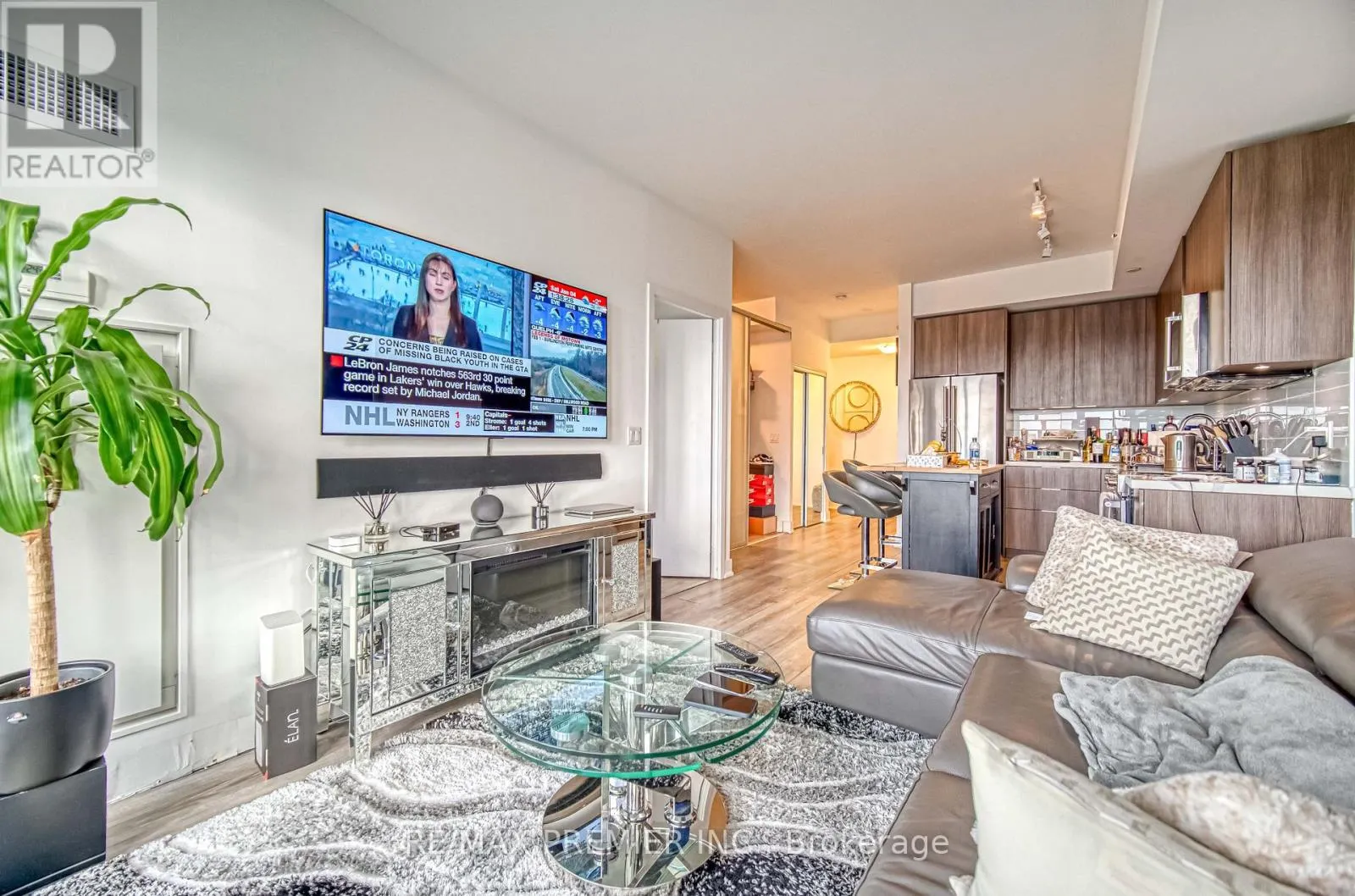 2712 - 30 SHORE BREEZE DRIVE