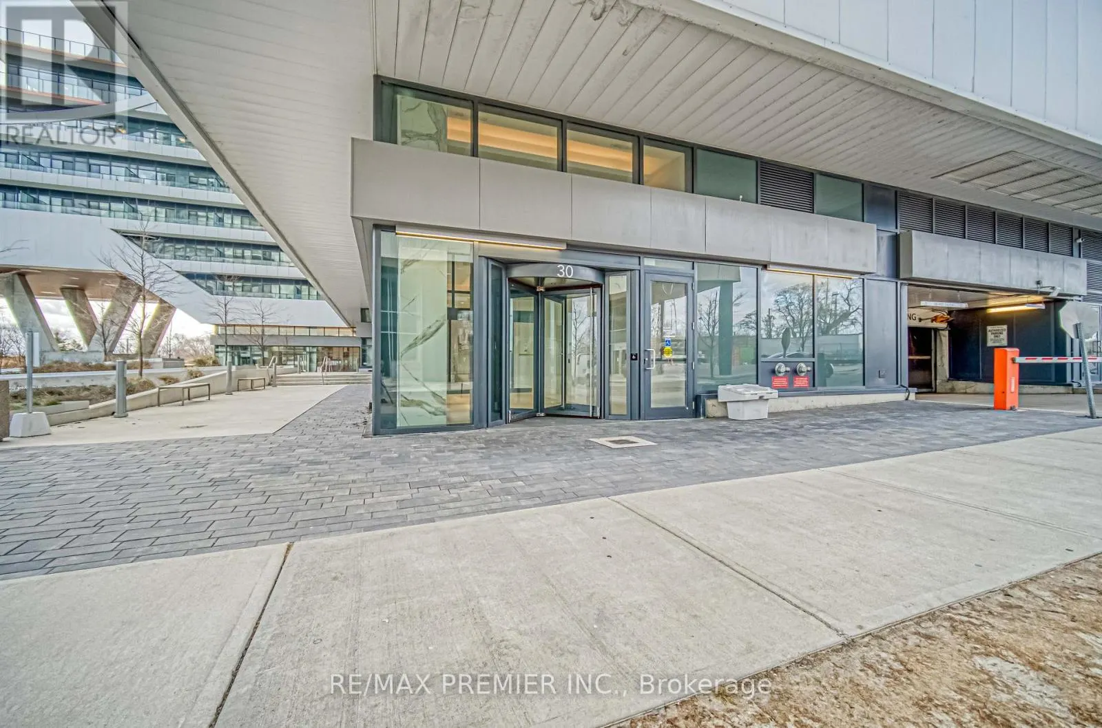 2712 - 30 SHORE BREEZE DRIVE