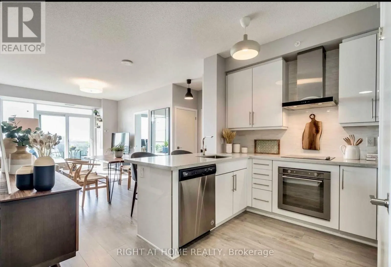 1007 - 2093 FAIRVIEW STREET