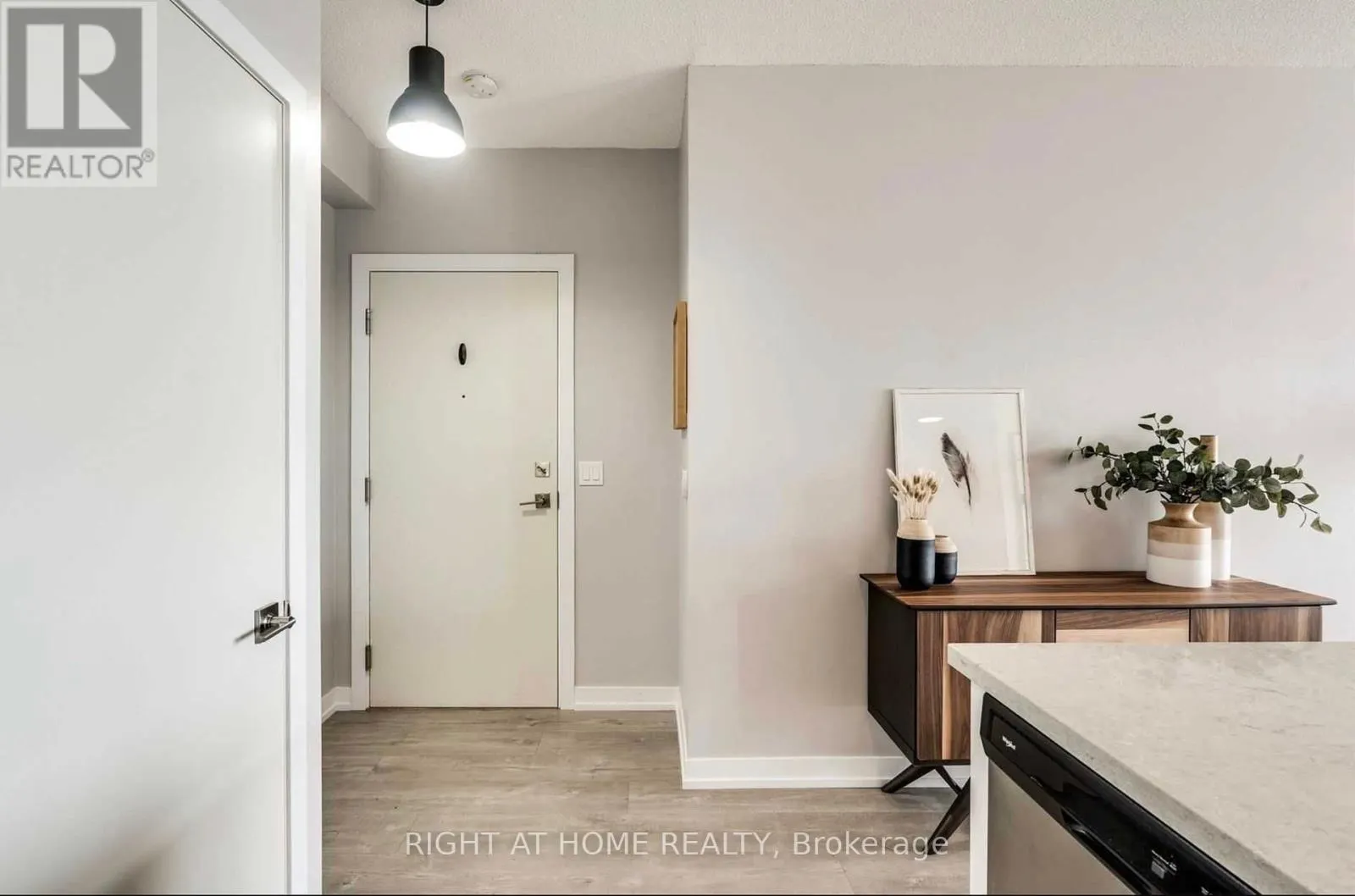1007 - 2093 FAIRVIEW STREET