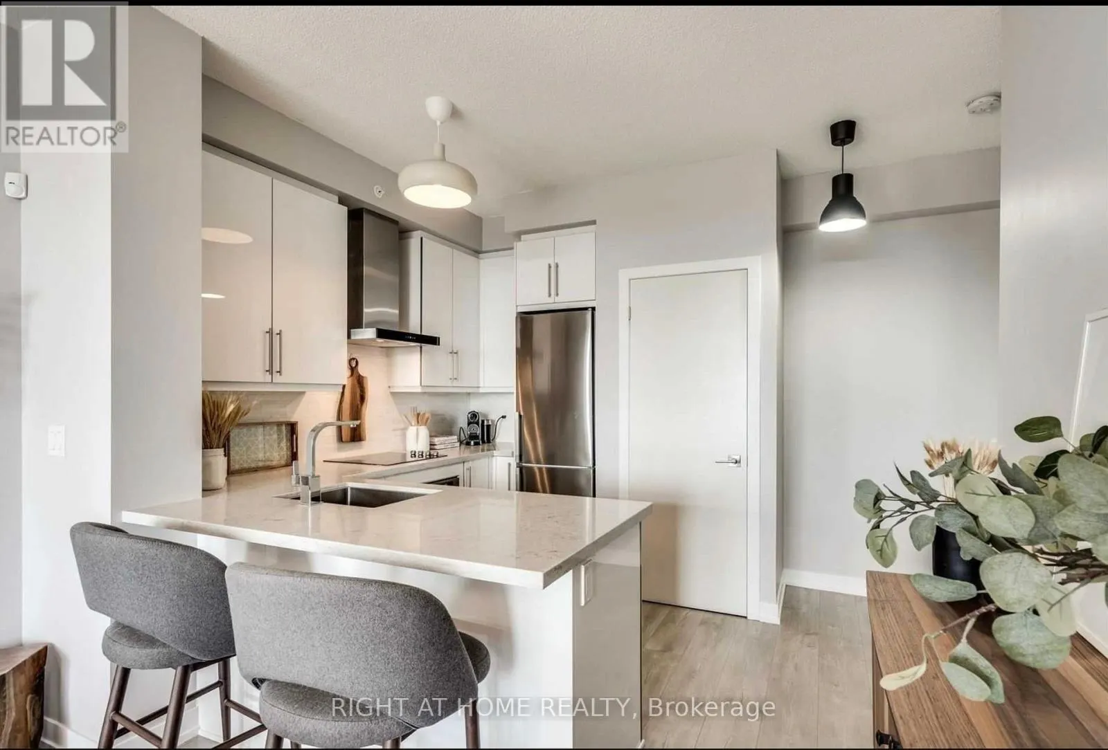 1007 - 2093 FAIRVIEW STREET