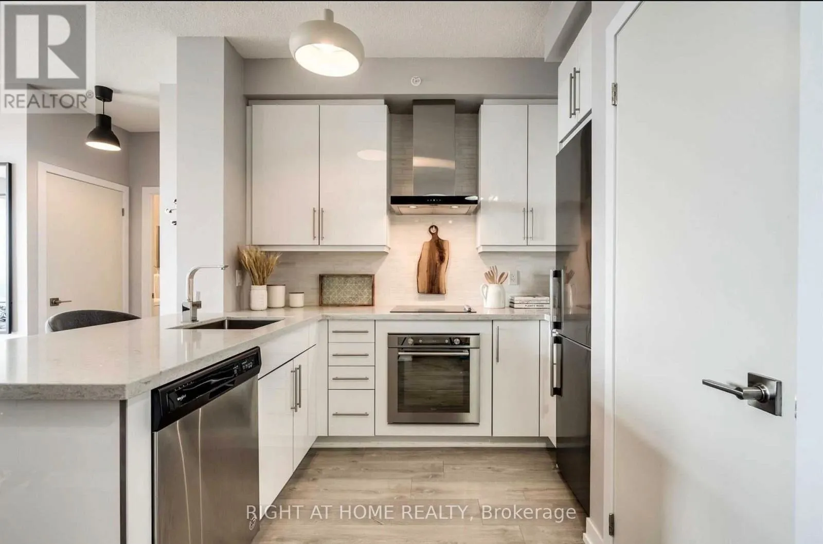 1007 - 2093 FAIRVIEW STREET