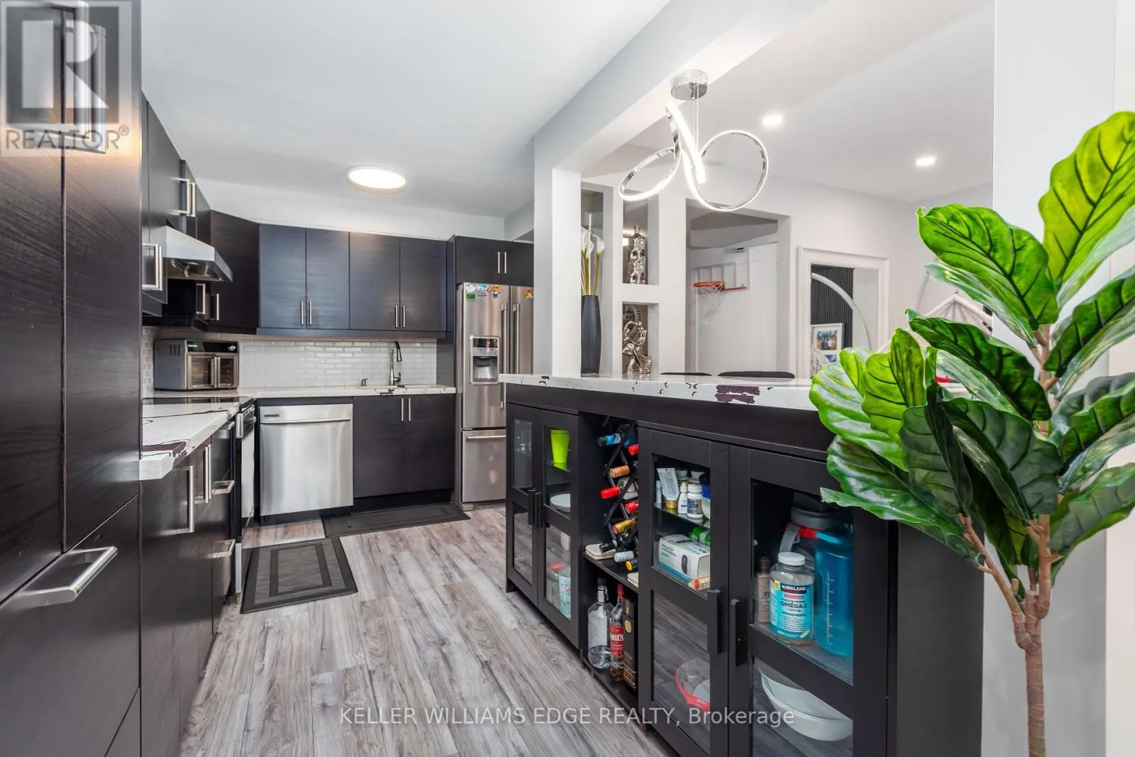 5 - 4189 LONGMOOR DRIVE