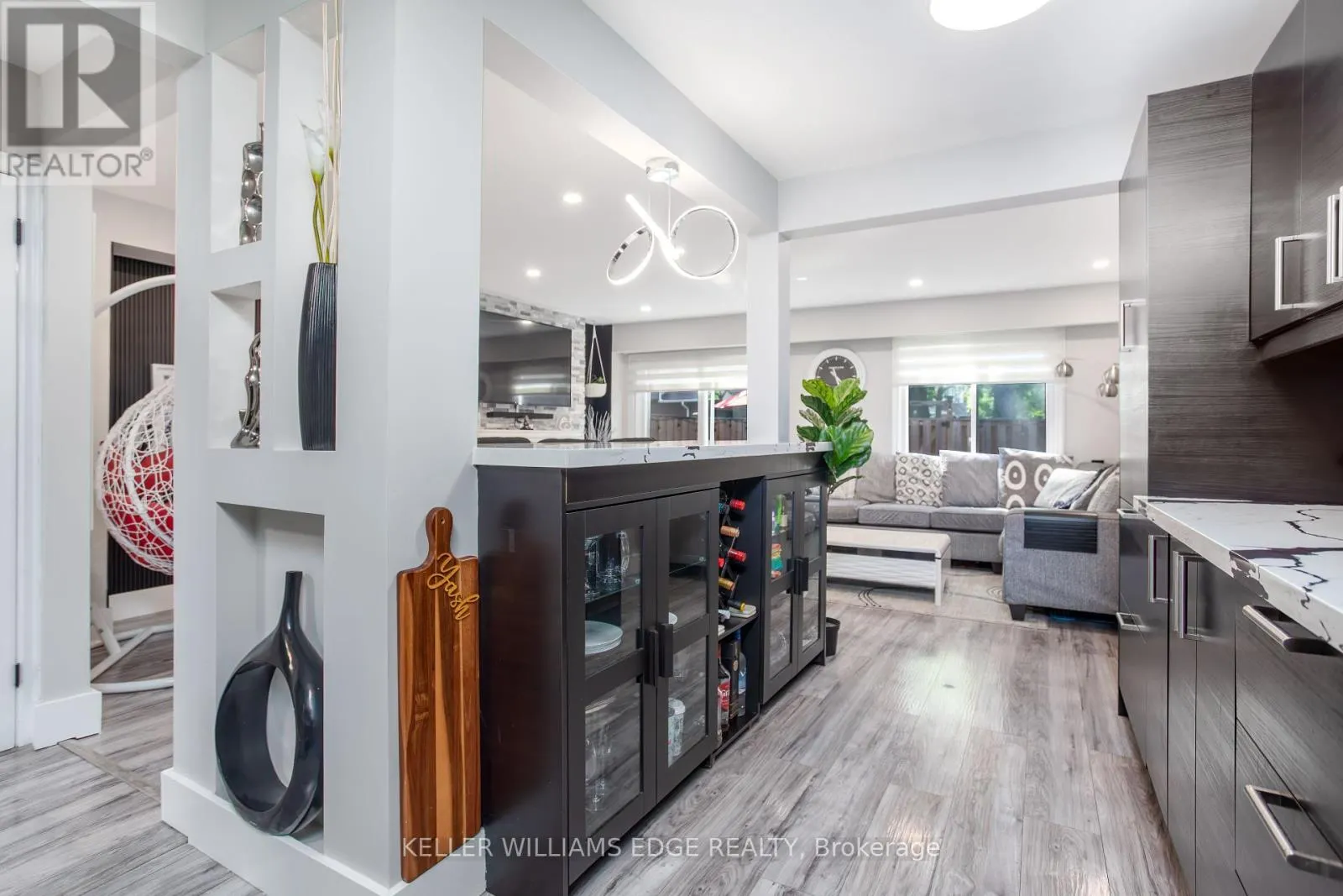 5 - 4189 LONGMOOR DRIVE