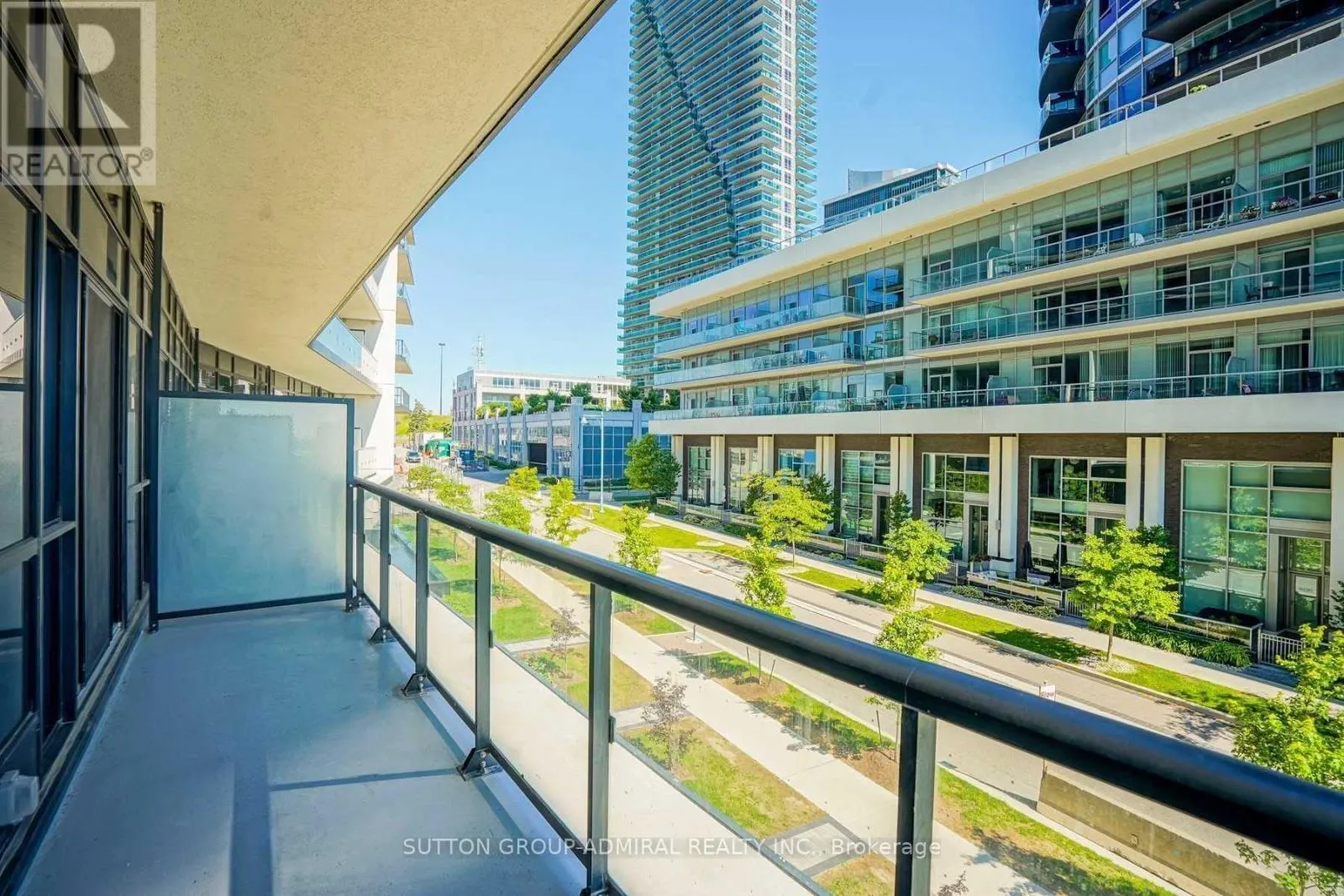 TH4 - 39 ANNIE CRAIG DRIVE