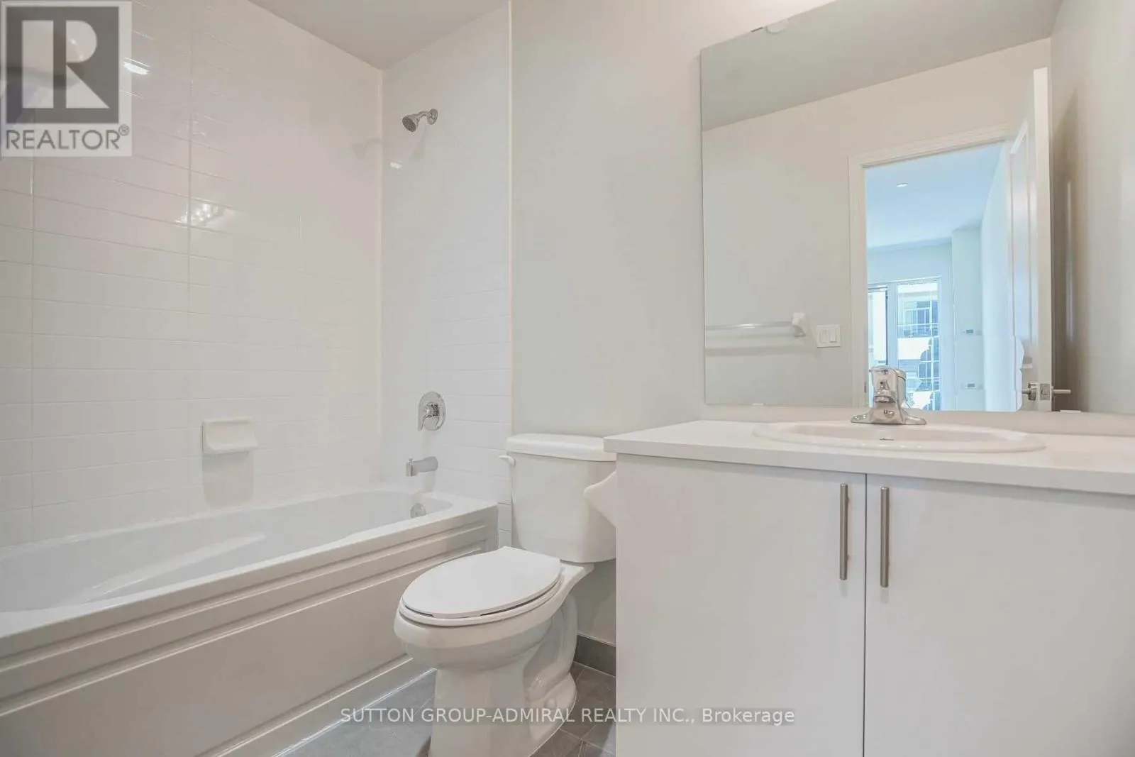 TH4 - 39 ANNIE CRAIG DRIVE