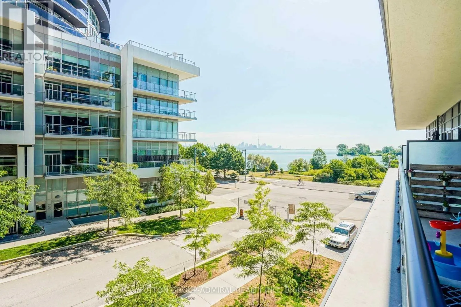 TH4 - 39 ANNIE CRAIG DRIVE