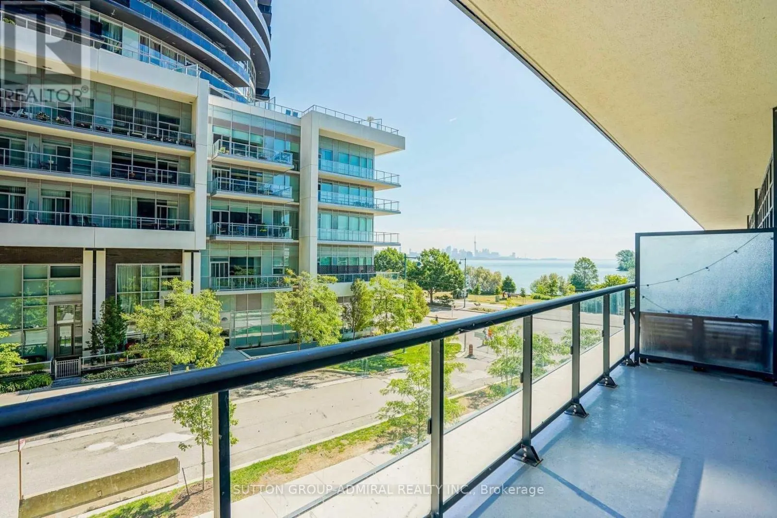 TH4 - 39 ANNIE CRAIG DRIVE