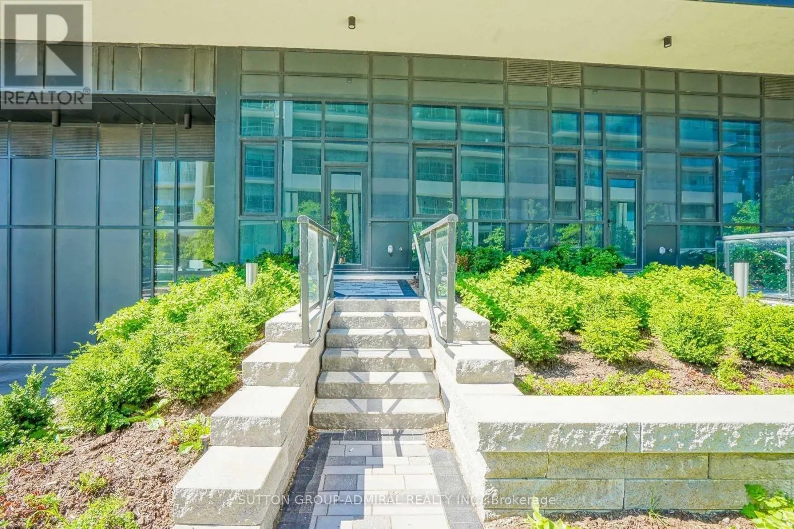 TH4 - 39 ANNIE CRAIG DRIVE