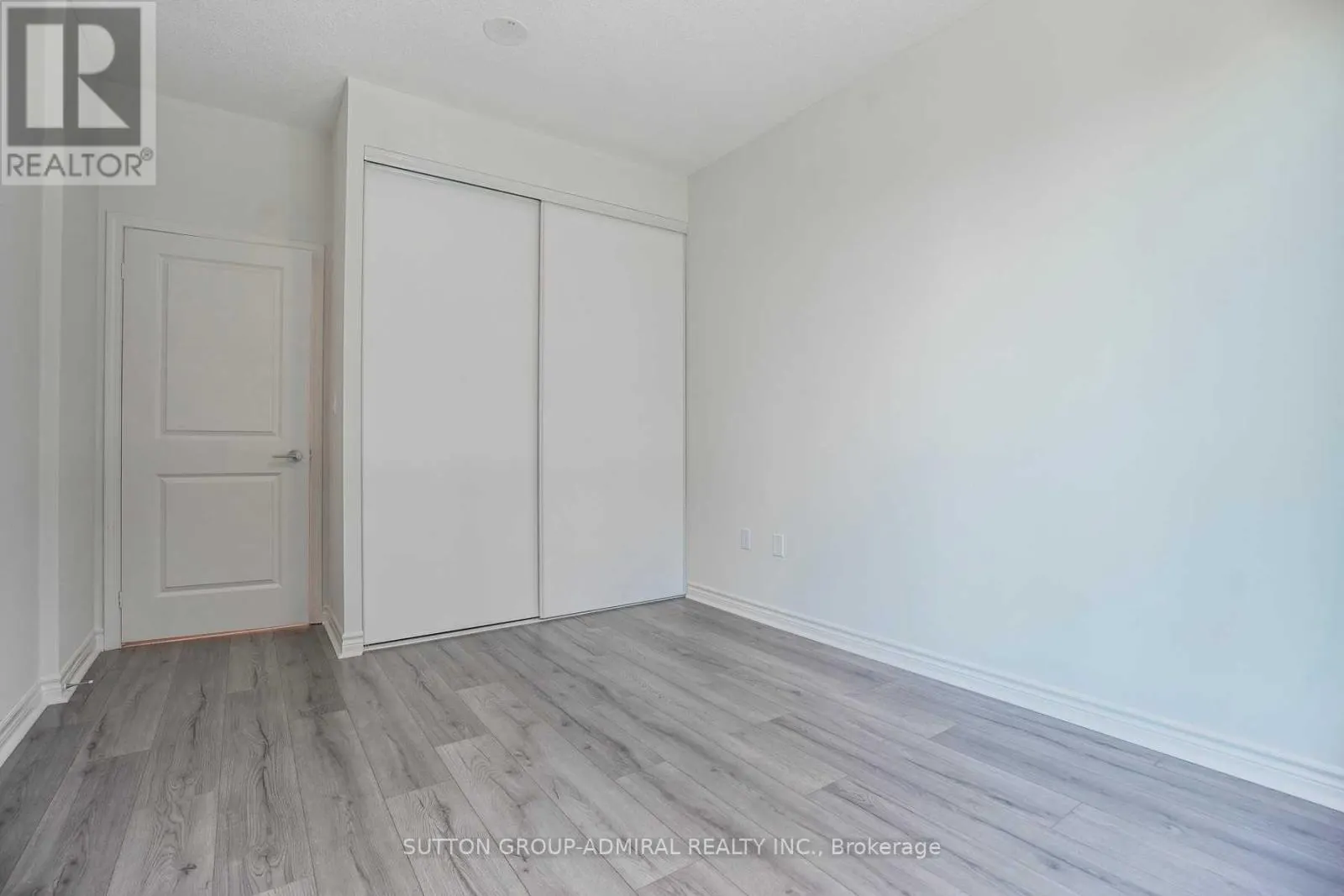 TH4 - 39 ANNIE CRAIG DRIVE