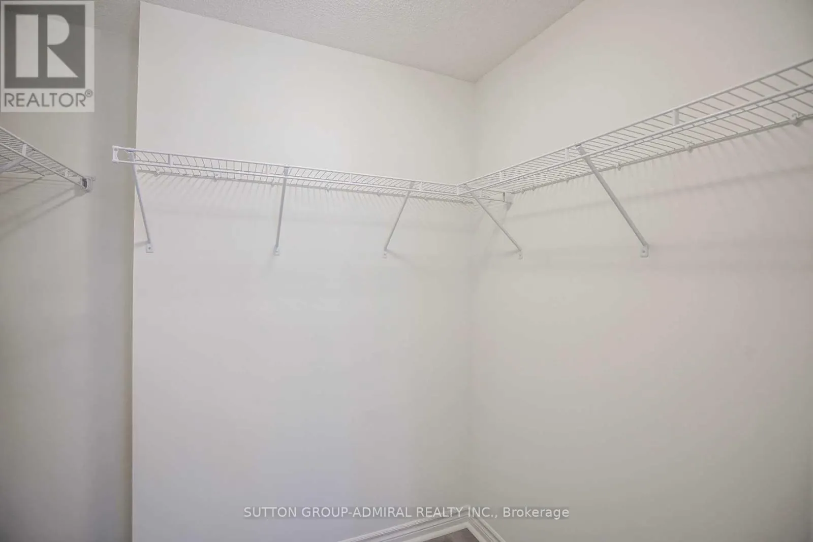 TH4 - 39 ANNIE CRAIG DRIVE