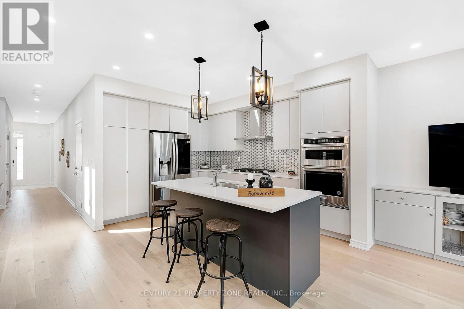 458 BERGAMOT AVENUE