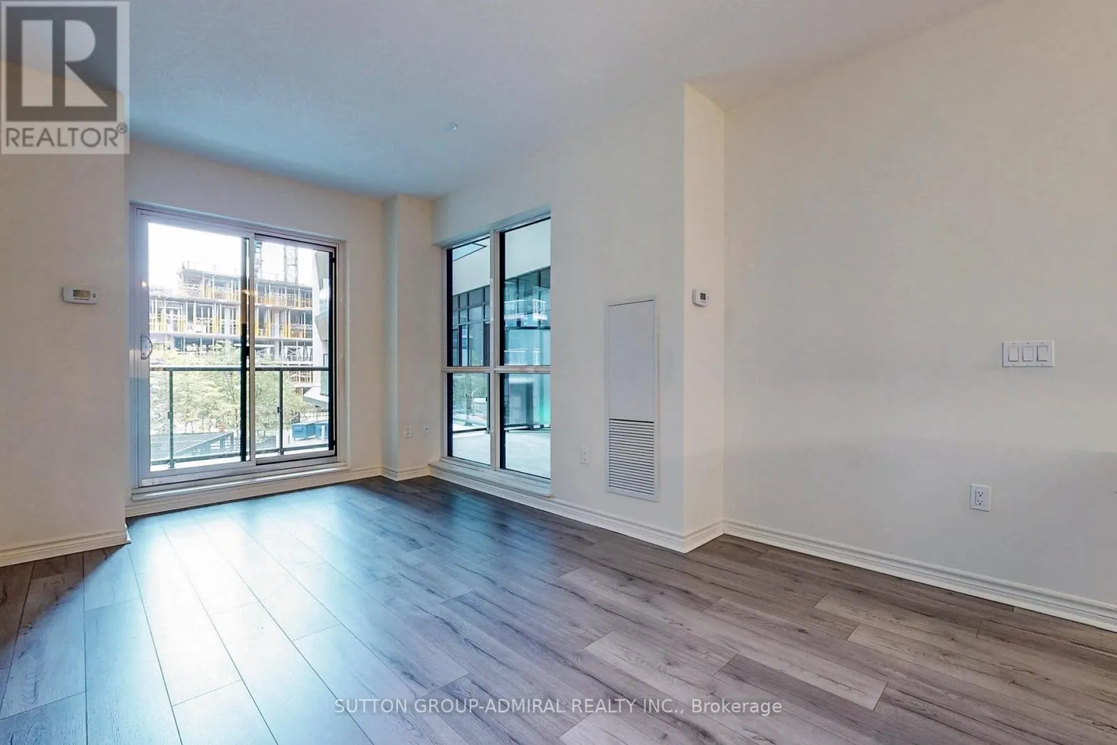 221 - 39 ANNIE CRAIG DRIVE
