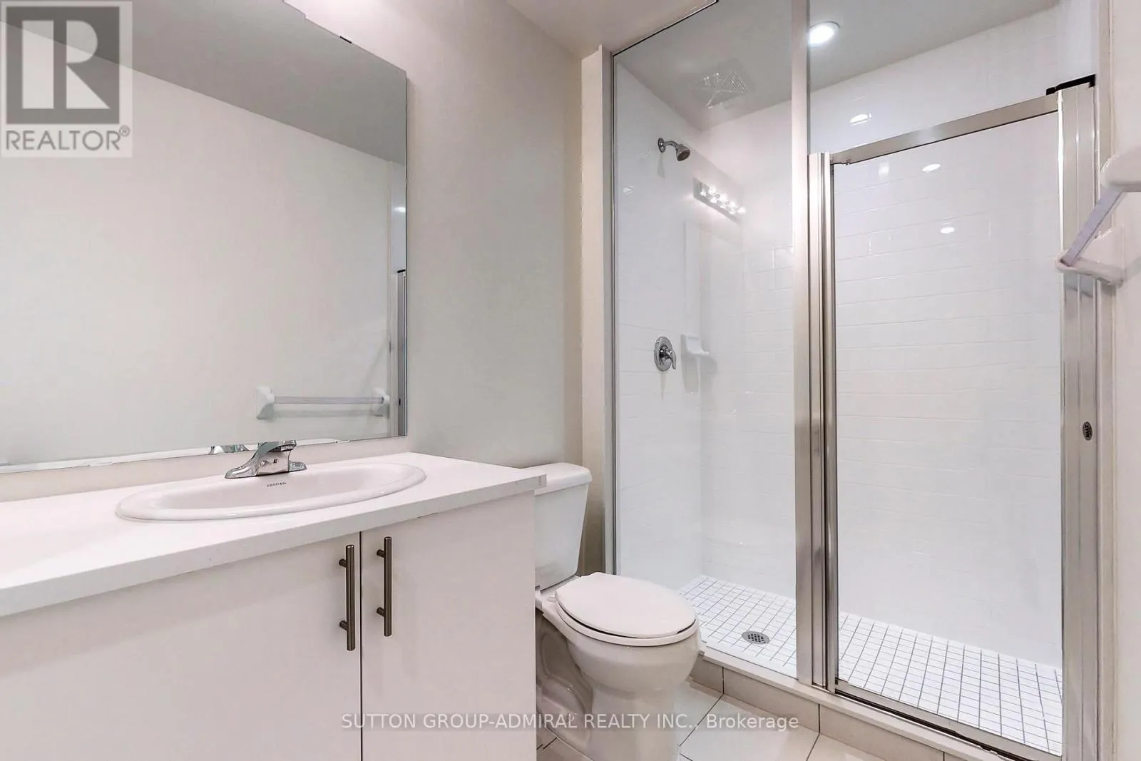 221 - 39 ANNIE CRAIG DRIVE