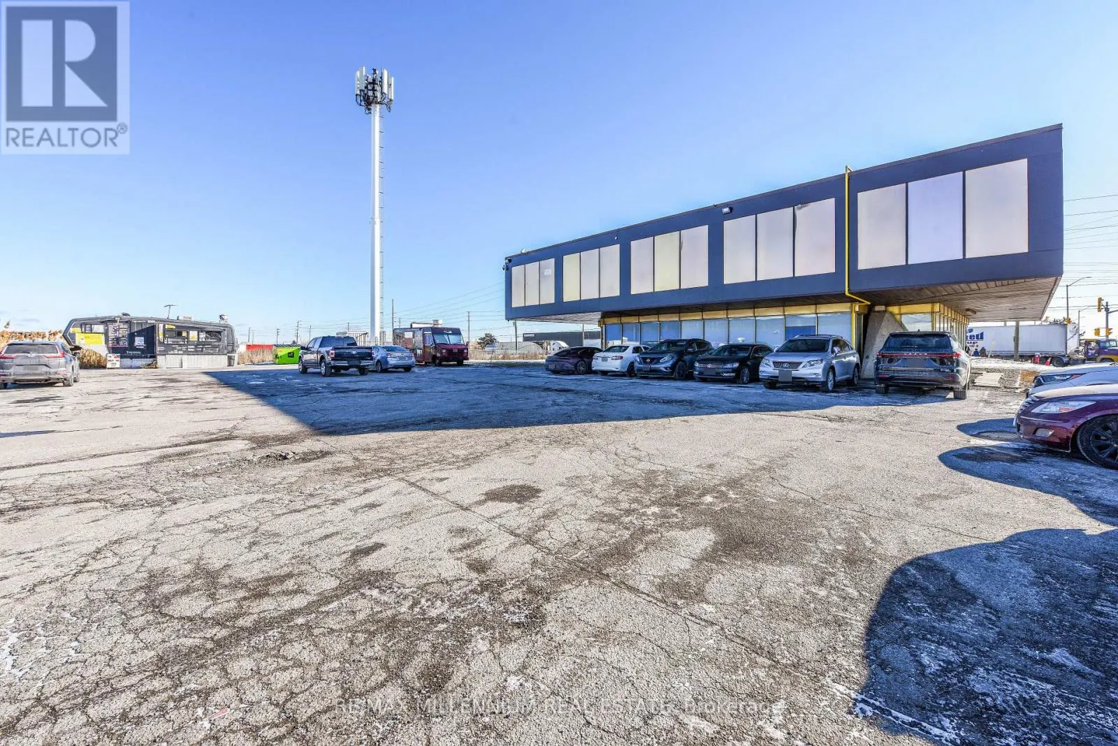 224 - 1300 STEELES AVENUE E