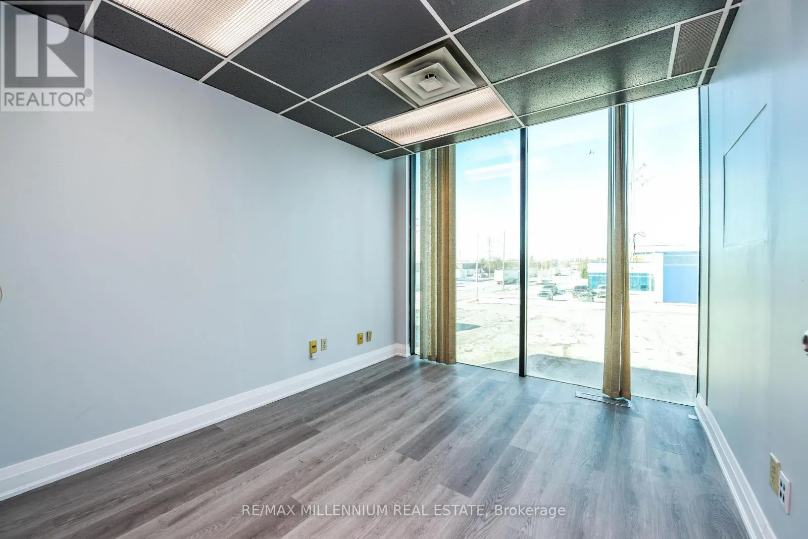224 - 1300 STEELES AVENUE E