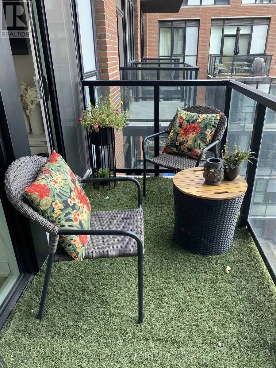 613 - 2300 ST. CLAIR AVENUE W